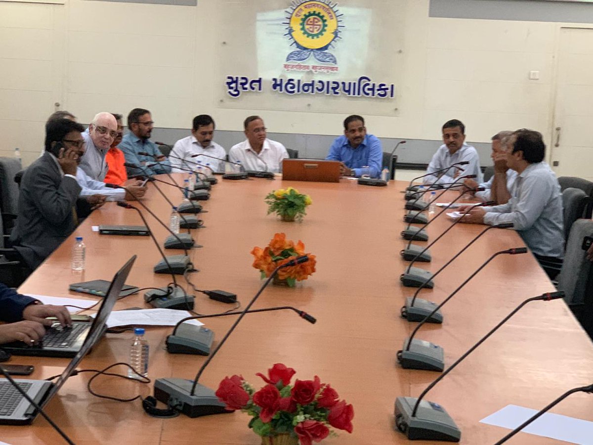 CommissionerSMC's tweet photo. સુરત મહાનગરપાલિકા દ્વારા 'સુરત મહાનગરપાલિકા ટેક્ષેબલ બોન્ડ 2019 સિરીઝ 1' બહાર પાડવામાં આવ્યો હતો. જેને અકલ્પનિય પ્રતિસાદ મળતાં પ્રથમ મિનિટની અંદર જ ઓવર સબસ્ક્રાઈબ થઈ ગયો હતો. ઉપરાંત નિર્ધારિત સમય પહેલાં આ બોન્ડ મૂળ રકમથી 11.35 ગણો સંપૂર્ણ ભરાઈ ગયો હતો. #MySurat https://t.co/X9SiJ7f1jS