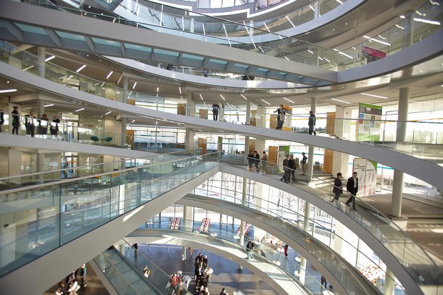 and 1/23,000,000,000th that of the Advanced Training Centre (the ATC building) at EMBL. whose architecture is inspired by DNA’s double helix.
Happy Thursday! #throwback