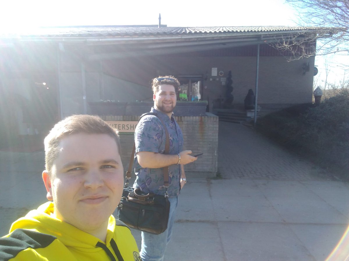 AvdSAlmere's tweet photo. Een bijzondere opdracht van de gemeente @almere voor studenten Mobiliteit van @WindesheimFlevo. Opdrachtgever @KlaasStrampel wil weten hoe ruiterpaden kruisen met de openbare ruimte en overige weggebruikers. Gisteren gingen de studenten op (ruiter)pad om zelf een kijkje te nemen! https://t.co/JiWx2vtDHa