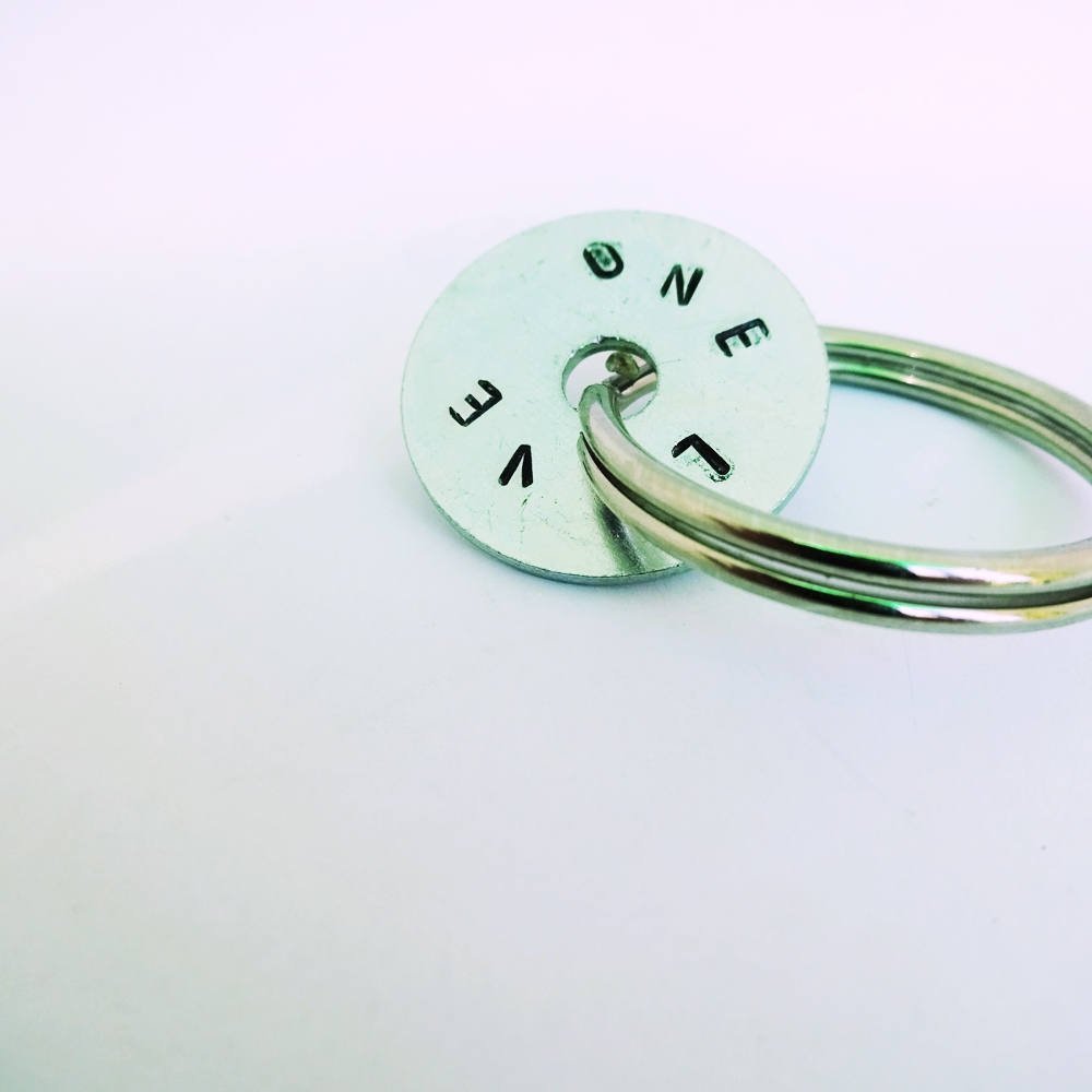 martisanne's tweet photo. Love quote keychain,hand stamped washer,silver keyring, groom gift,one love,boyfriend gift,silver anniversary gift,wedding favour,quote gift https://t.co/sJRkwQnPPA #TMTinsta #EtsyTeamUnity #QuoteGift https://t.co/07QislgSUV