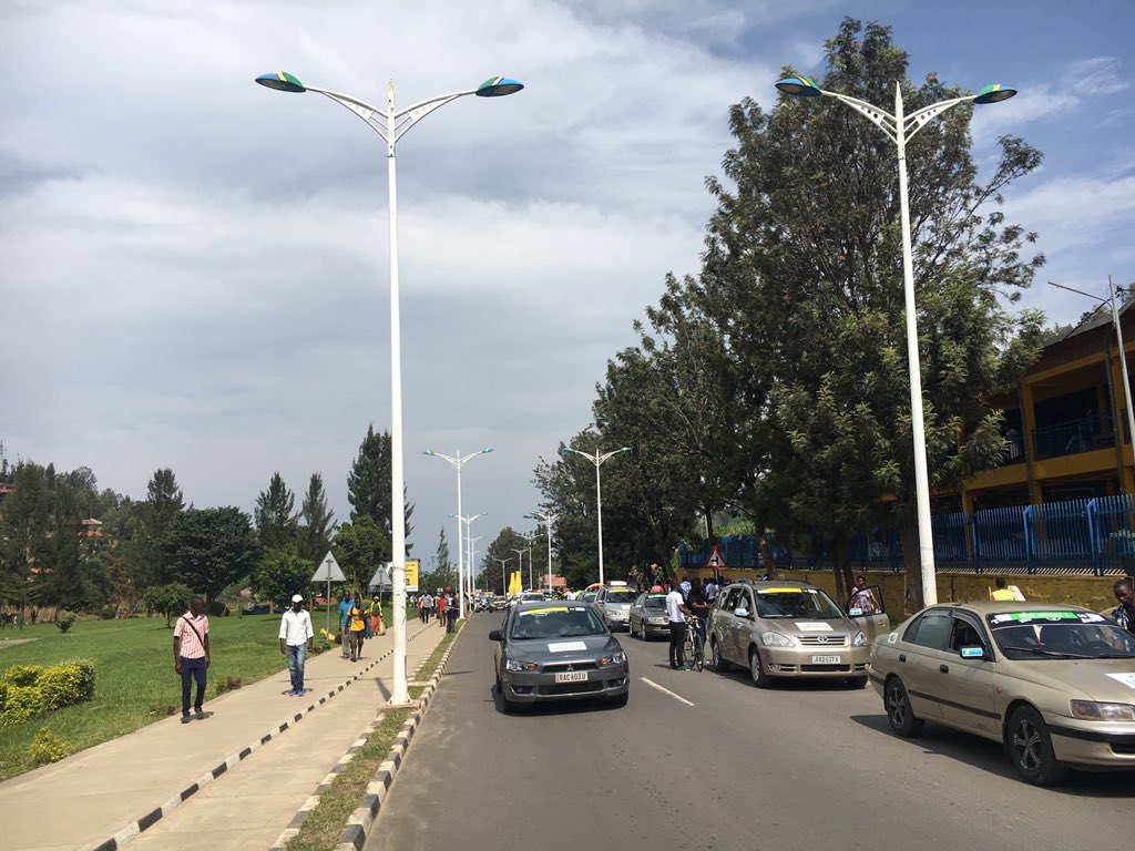 tour_du_Rwanda's tweet photo. Moments from the start...
It’s a bright and sunny day this morning in #Rubavu https://t.co/sNR8SqcVTX