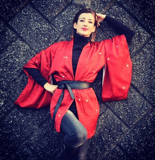 Patorichan's tweet photo. #tbt My Japanese life... #japon #japan #nihon #dancearoundtheworld #dancerlife #myhome #samishii #ugata #mieken #kimono #red #black #tbt🔙 #ciclos #travel #travelgram #mylife #mypassion https://t.co/2qywVqW33h https://t.co/7AgF0heIwR