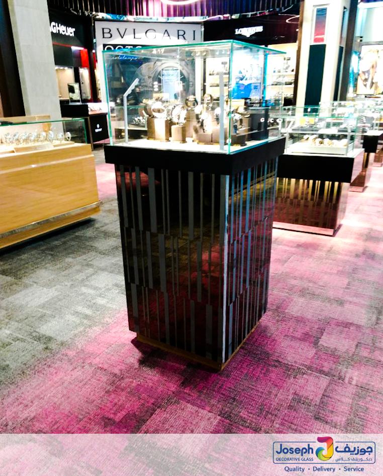 Sophisticated, eye-catching glass displays for @DubaiDutyFree were customized by Joseph Decorative Glass. 
For glass and mirror features, visit bit.ly/2BzdKM3 or call +97148803433 today.
#glassdisplays #glassfeatures #decorativeglass  #josephdecorativeglass #josephgroup
