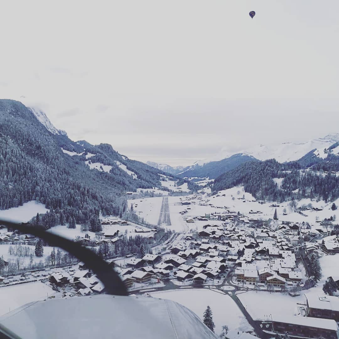 ForeFlightEUR's tweet photo. Share your favorite #OnFinal pic and include #ForeFlightEurope for a chance to be featured!โ๏ธ https://t.co/ZK2vQOa1bA