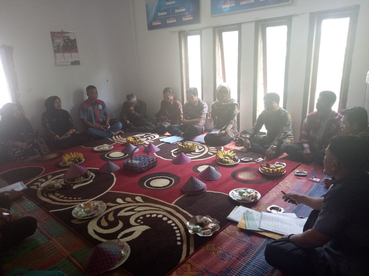 ElmisarSt's tweet photo. Kegiatan pembinaan dan lomba desa tahun 2019 kecamatan hamparan rawang desa tanjung muda dan desa tanjung 
#bhaktipendampingdesa 
@TPPI_JAMBI 
@tppisungaipenuh https://t.co/fVRFgSdXvq