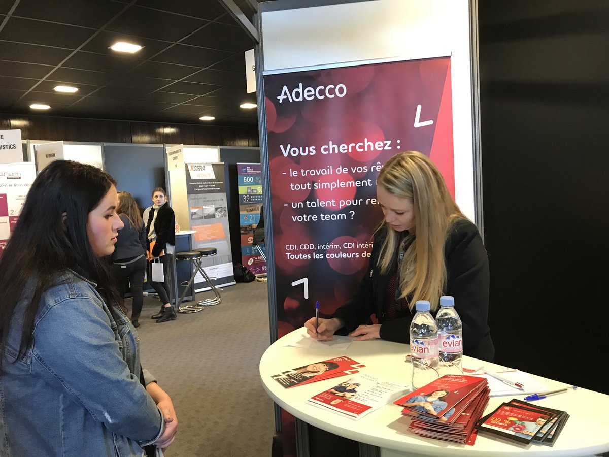 KaeligN's tweet photo. #forum de l’emploi #stade rennais! https://t.co/qeBR19hT7z