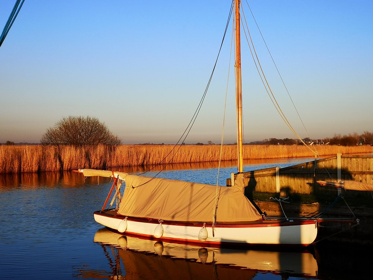 marthamboats's tweet photo. #Sailing a #yacht or #dayhire on one of our lovely #halfdeckers, #discovering, #exploring & #enjoying the #Norfolk #Broads...…..
#yachts
#broadssailing
#dayboats
#Norfolk
#GreatYarmouth
#Norwich
#staycation
#boating
#boats https://t.co/2LSd77Bb9v