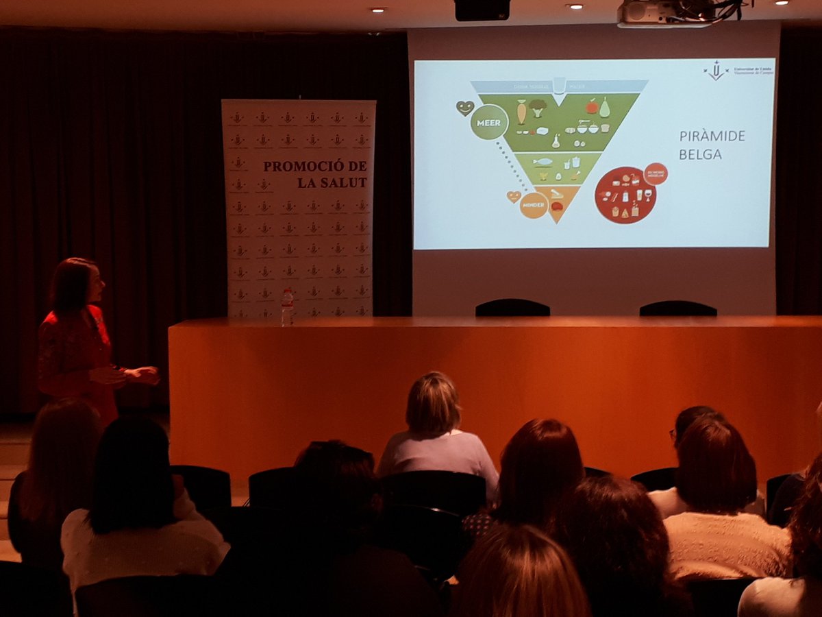 Extraordinària intervenció ahir de @ccanelles amb temes tant rellevants com: prevenció de patologies cròniques, mites alimentaris i models d'alimentació saludable! 🙌🏼 Fem salut, fem UdL! <a href="/UdL_info/">Universitat de Lleida (UdL)</a> <a href="/ConsellUdL/">Consell de l'Estudiantat UdL 🌷</a> <a href="/A_Ro_Cha/">Ángela Rodríguez</a>