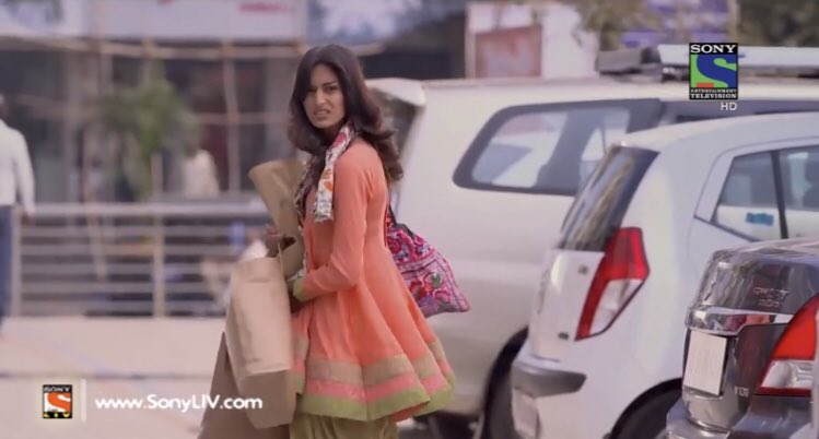 KangYuchild's tweet photo. “Chal ne ki tameez nahi hain toh ghar pe baitna seekhiye..”
“Baat karne ki tameez nahi hain toh chup rehna seekhiye..”
And the rest was a classic story! #3YearsofKRPKAB #Devakashi @Shaheer_S @IamEJF @MamtaYPatnaik https://t.co/bvMLx51m6V