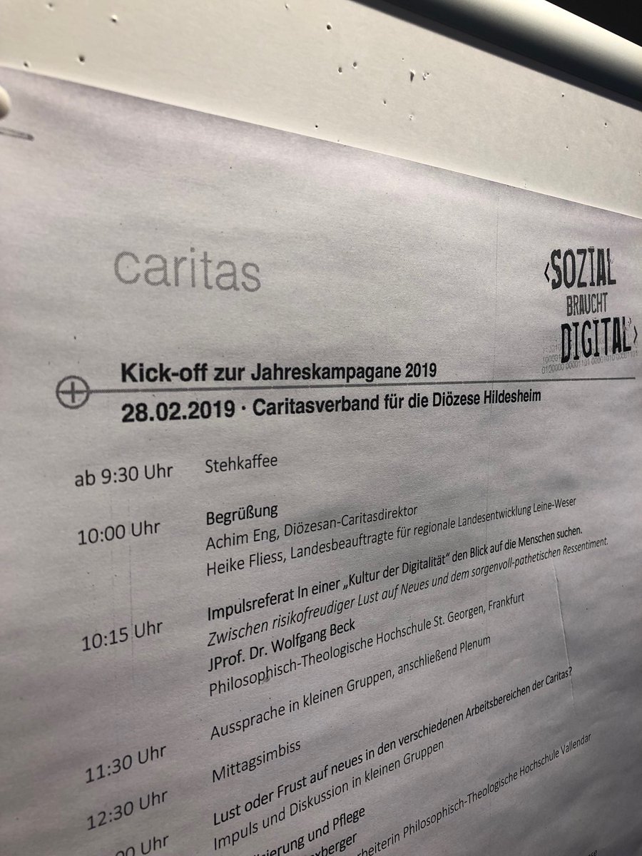 RKnillmann's tweet photo. Heute beim DiCV #Hildesheim, Kick-off zur ⁦@Caritas_web⁩ #Jahreskampagne #sozialbrauchtdigital. Ich darf die #Anpacker-App des ⁦@CaritasOS⁩ vorstellen :-) https://t.co/6veV8yMEDI