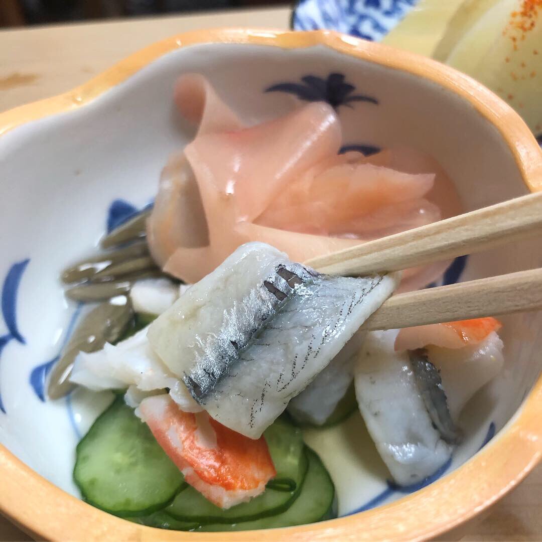 TDigested's tweet photo. Spring—almost.
Though there is the chili to chase away the chill, just in case.
https://t.co/lLMsxRWwOE
#daikon #garfish #marinatedfish #seafoodsalad #foodheritage #80yearsold #hotsushi #steamedsushi #foodblogger #foodblog #foodhunter #theworlddigested
#蒸し寿司 #寿し寅 https://t.co/3Oyq2jpEro