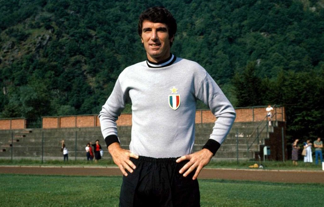 Happy birthday to legendary Italy, Juventus, Napoli, Mantova and Udinese goalkeeper Dino Zoff, who turns 77 today! 