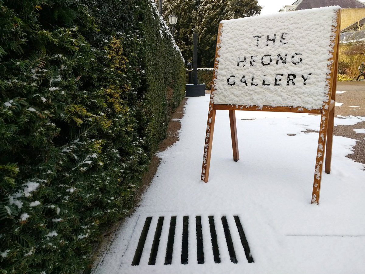 HeongGallery's tweet photo. #tbt to this day last year, when we were in the grip of the #beastfromtheeast 
Warmer weather and #sunshine predicted for the opening of KIP GRESHAM: THE ART OF COLLABORATION tomorrow.
.
.
#artofcollaboration #screenprinting #screenprints #masterprinter #heonggallery #cambridge https://t.co/WxX69MVnaz