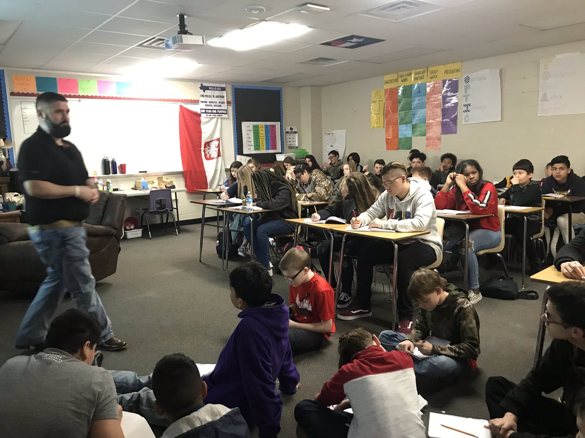 JeMartinLLMS's tweet photo. More pics from the lesson @PapalCoach #papalclassroom https://t.co/RHETCixlvM