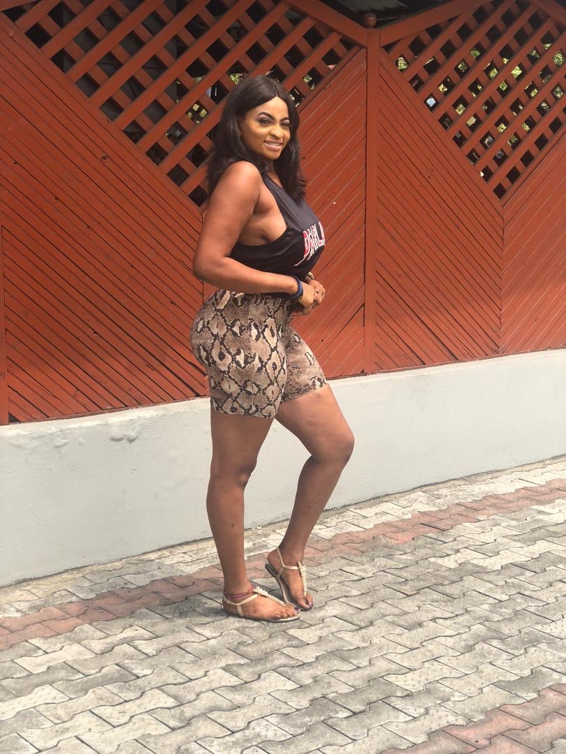 Poshesteb tweet media