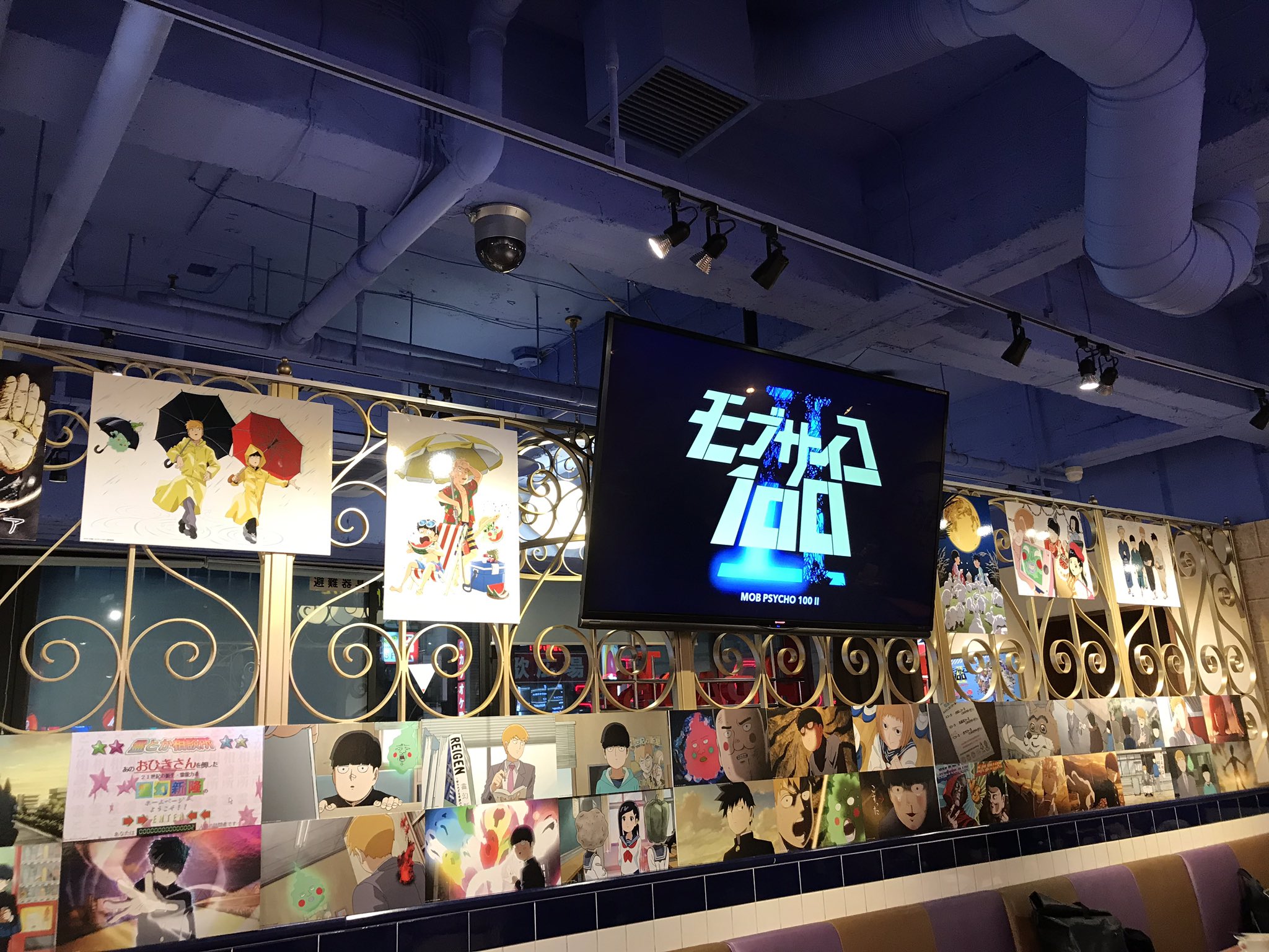 モブサイコ100 スイーツパラダイスでのコラボイベント 昨日より池袋店など各店舗にて始まっております 可愛い 美味しい ディスプレイも映像も音楽もモブサイコでテンション上がる 公募メニューや限定グッズなどの詳細は