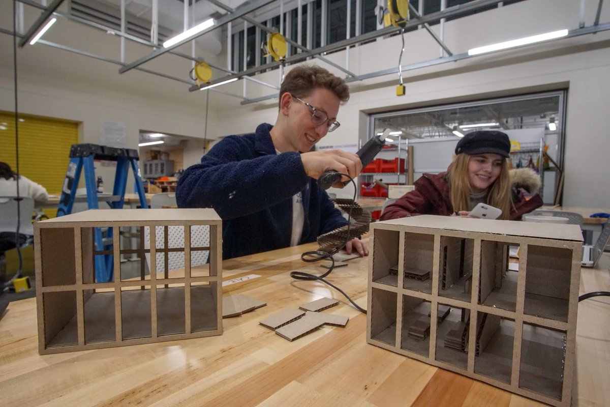 WeissmanFoundry's tweet photo. Turning daydreams and dream houses into a reality. ☄️

Materials in the open studio are for all community members to use, but please remember to clean up after yourself and be respectful of the space. 💞 https://t.co/2ZkiWBotOV