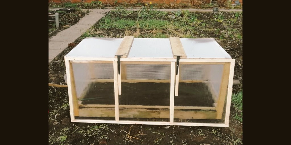 GrowandgatherS's tweet image. Finished the #hotbed and #coldframe. Heated by the power of poop. Well bacteria consuming the poop. #permaculture #organic #gyo #garden #DIY #offgrid #heatedpropogator

youtu.be/fhFhQ34I2PY