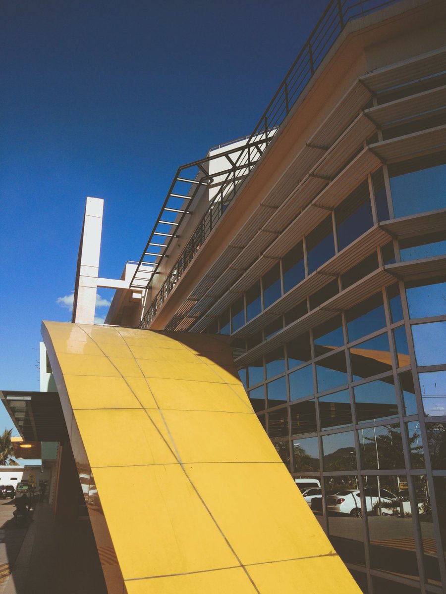 than_2x's tweet image. e x i t 
     v i e w //
#AttemptsAtPhotography #EarlyOut #architecture