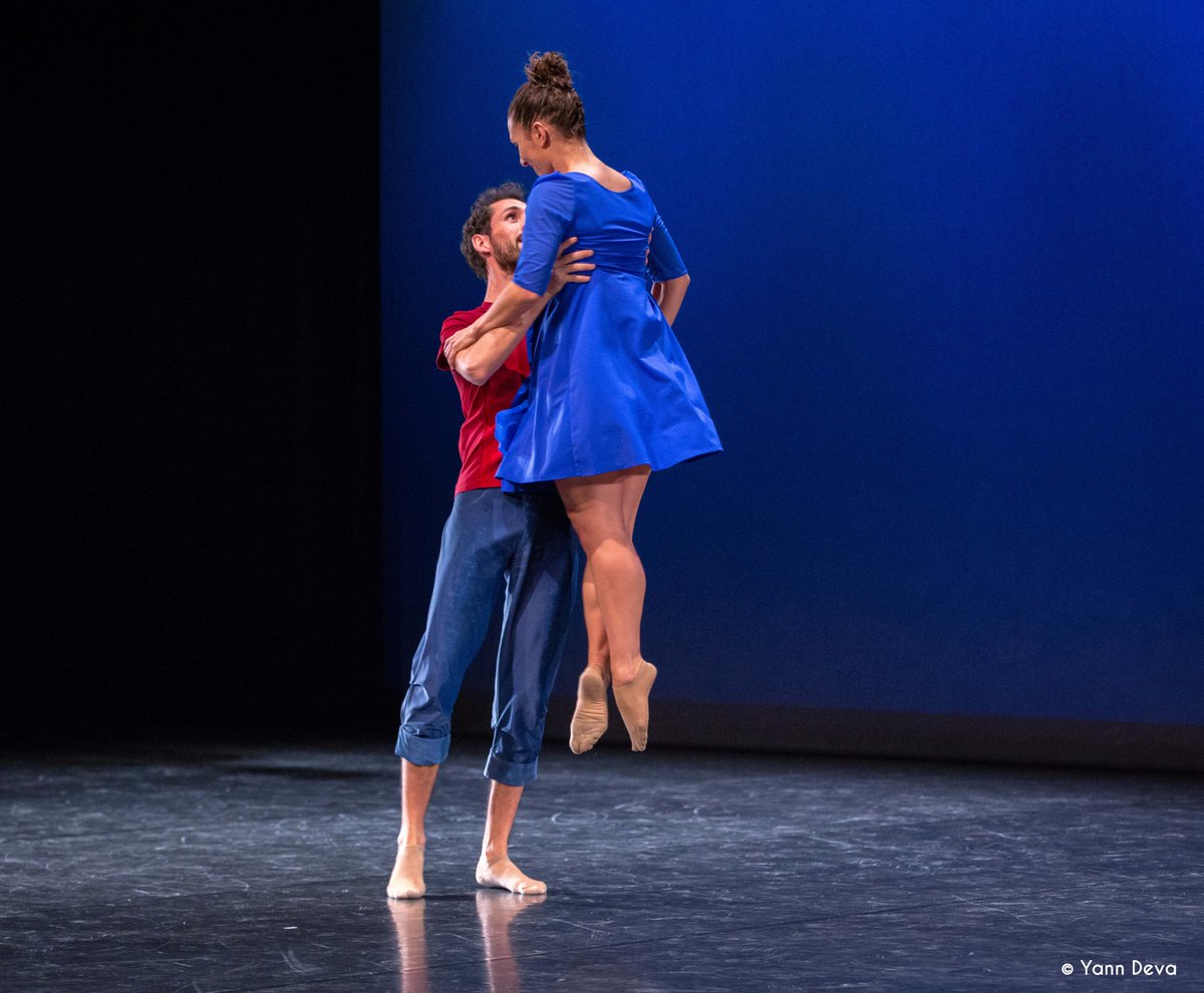 Il était une fois un regard, et tout se mit en danse.  Jeux de regards entre les danseurs, jeux de la danse avec la musique et les rythmes.
« Hourra ! » demain à l'Embarcadère de Montceau-les-Mines.
+ infos : 03 85 67 78 10
#spectacle #danse #Musique #Contemporary #holidays