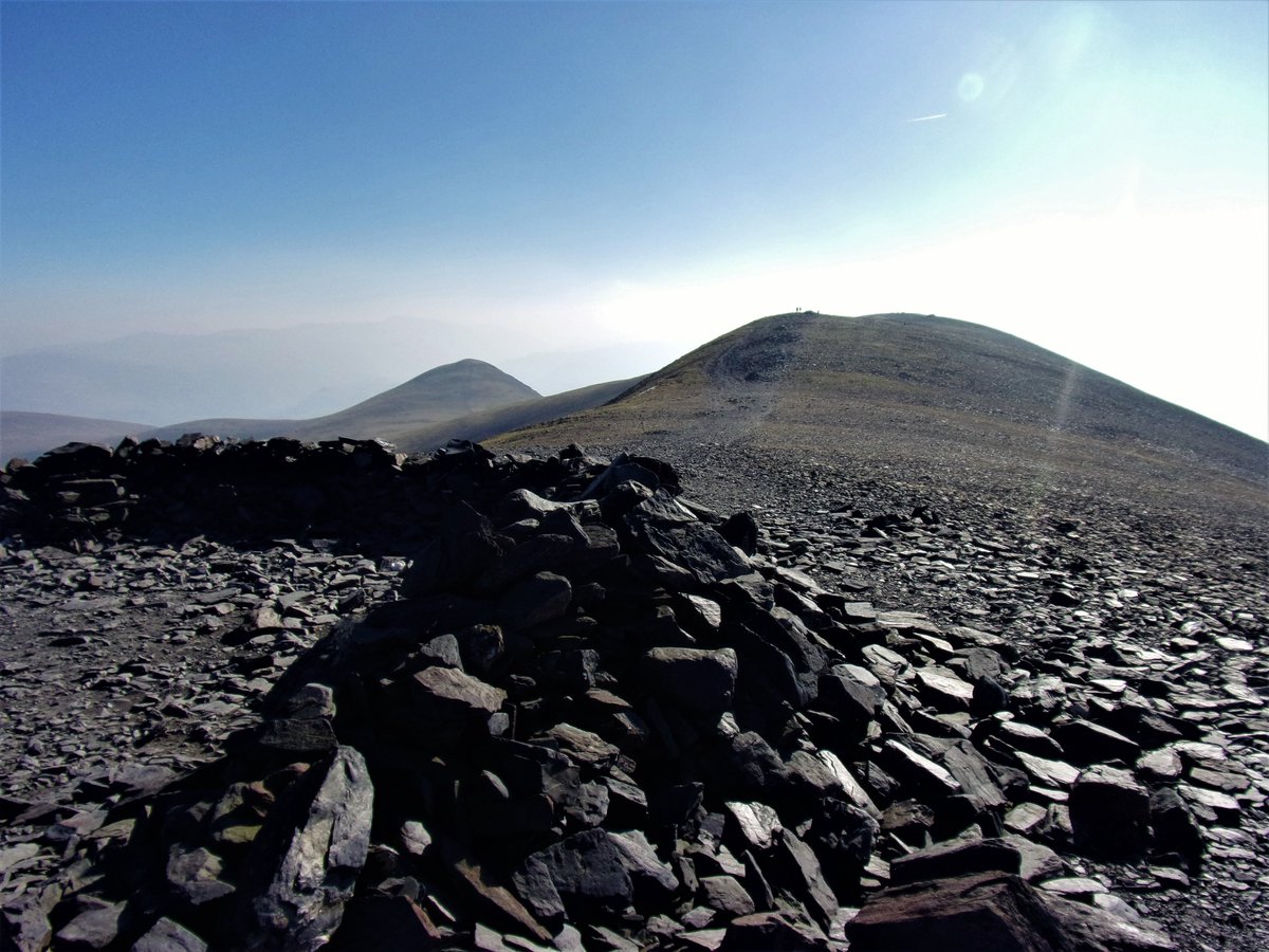 StanLeigh18's tweet photo. Wednesdays walk - #Skiddaw via #TheEdge - #Watches #UllockPike #LongSide #CarlSide #SkiddawLittleMan #SkiddawLesserMan - then back to #Keswick - managed to find a small area coved in #snow
@glocky9 @keswickbootco @Wainwright_Pub https://t.co/oSRSpWZXgY