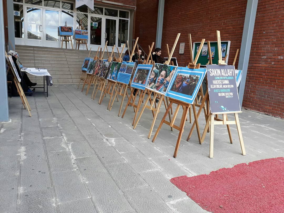 yiksdu's tweet photo. Bugün, Doğu Türkistan fotoğraf sergimizin son günüydü. 3 gün boyunca sergimizi ziyaret eden ve maddi-manevi desteklerini esirgemeyen herkese teşekkür ederiz. https://t.co/uDORqXkpiM