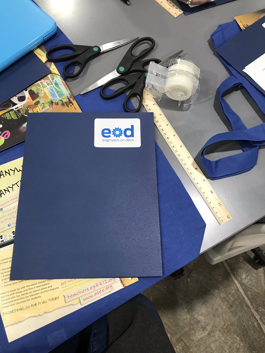 MrsRoscioli's tweet photo. Spending the day learning about implementing STEM! @StonewallMiddle #FabFunFeb https://t.co/Rr54TZIwap
