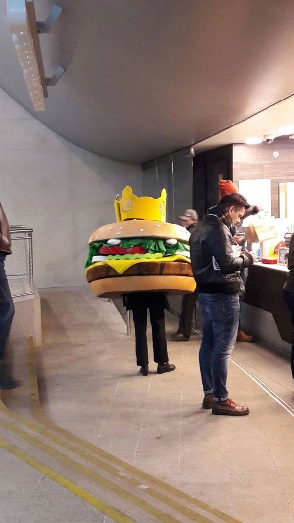 BarrettAll's tweet photo. Sometimes you have to think inside the bun. #ThursdayThought https://t.co/2SdXuANbwZ