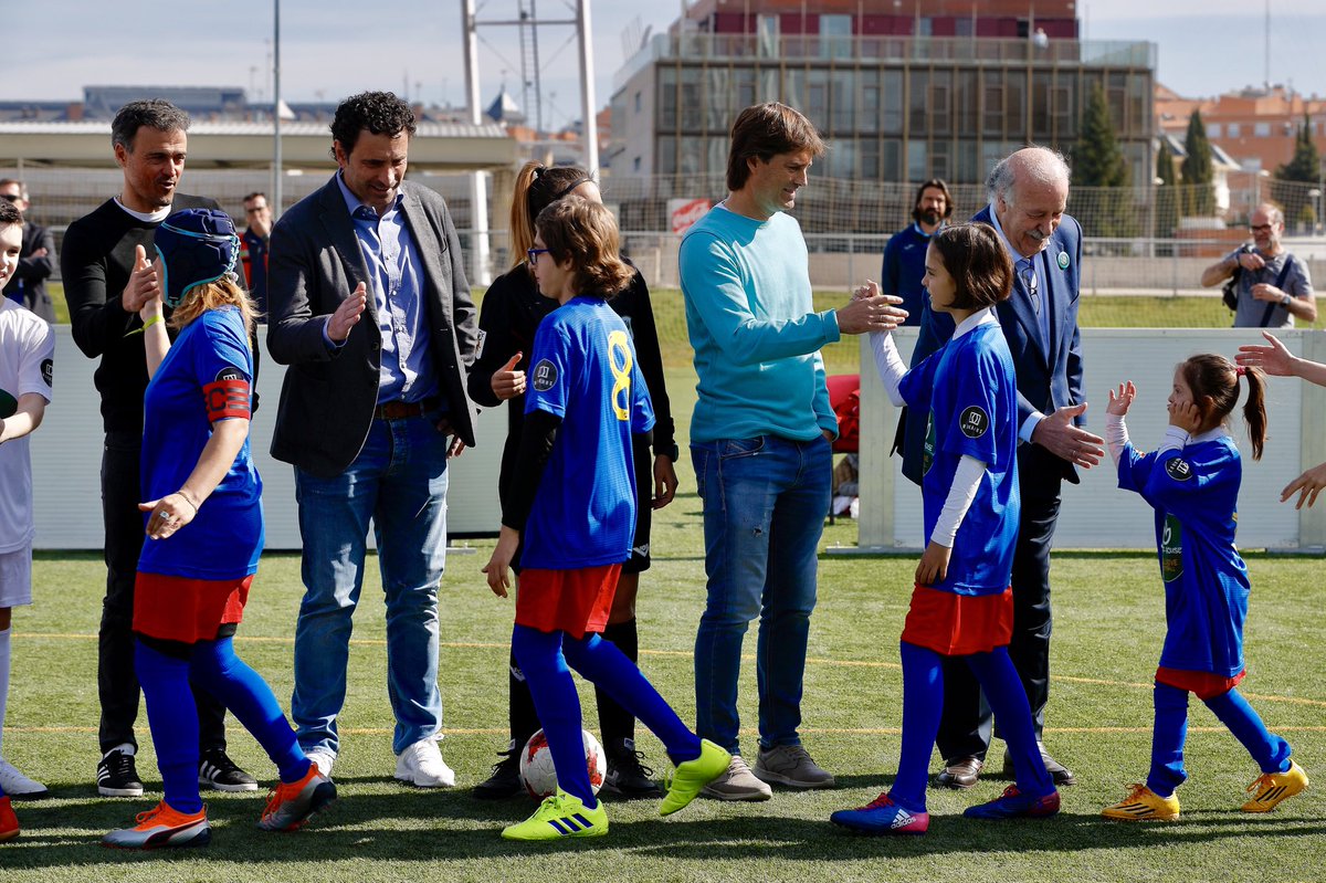 8JULENGUERRERO's tweet photo. “Fútbol para todos”. Jornada de deporte inclusivo en La @rfef con @F_Itinerarium acompañado por  #VicenteDelBosque @LUISENRIQUE21 #Molina @jcasquero @raoulvazquez @sergio_pachon @aresteixido #clasicodelosvalores https://t.co/nE4ygsUk8O