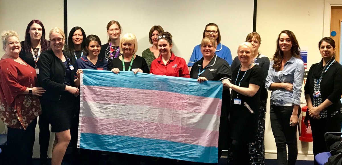 ⁦@boltonnhsft⁩ - raising the #transflag following a fantastic awareness session by ⁦@Tara_Hewitt⁩ in aid of #LGBTHM19. Lots of #pledges received for our ⁦@RainbowNHSBadge⁩ campaign. 🏳️‍🌈🏳️‍🌈 ⁦@RahilaAhmed7⁩