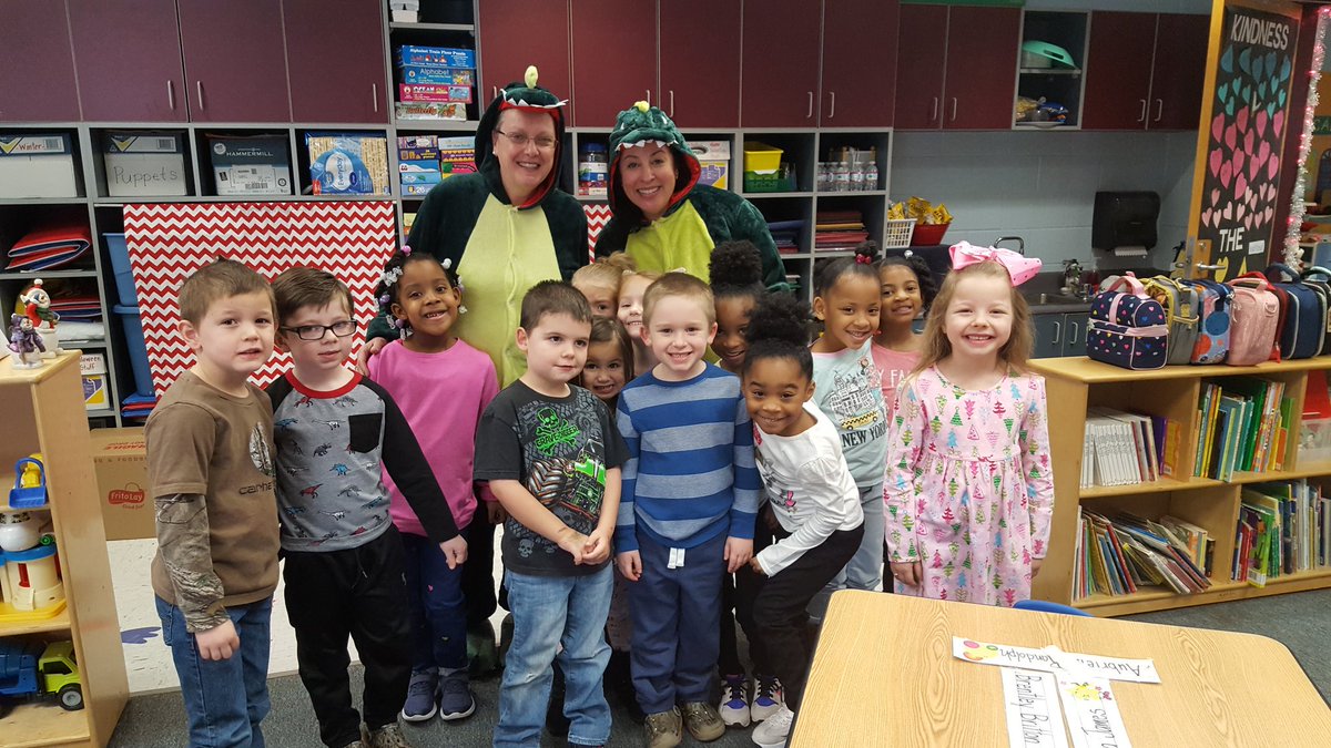 KellyRedford2's tweet photo. We had 2 great dinosaur visitors!!#iamcucps #ccesdukes https://t.co/rsWTXgGta6