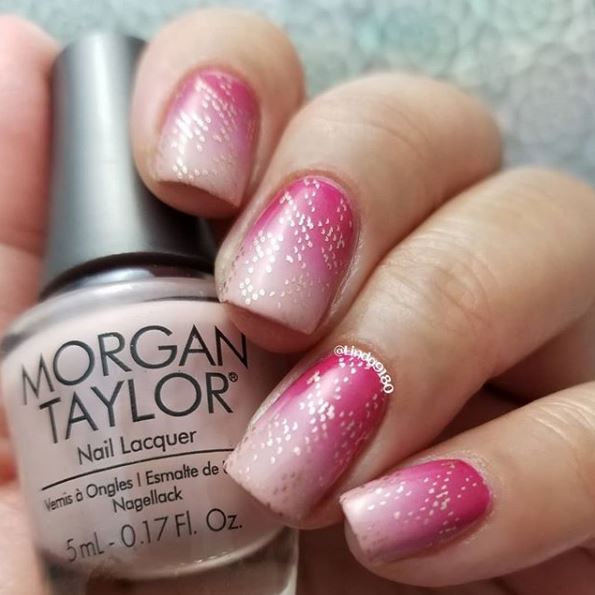 MTMorganTaylor's tweet photo. We’re loving this gorgeous gradient #nailart design using Luxe Be A Lady,  Wonder Woman and I'm From The Fuchsia! Bottle Featured: Luxe Be A Lady // Photo by @linda9180 #MorganTaylor #lacquerlovers #luxebealady https://t.co/8OsaQR2RCQ