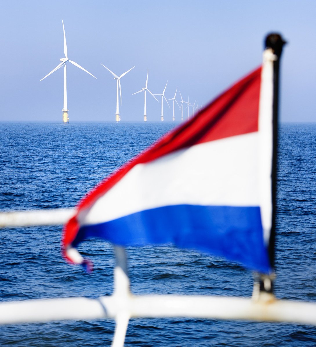 Vattenfall participates in new subsidy-free wind tender. After winning the world's first non-subsidised offshore wind-farm tender in Dutch Hollandse Kust Zuid, Vattenfall now aims to win also the next project in the area. bit.ly/2tGO8Is

#renewables #WindPower