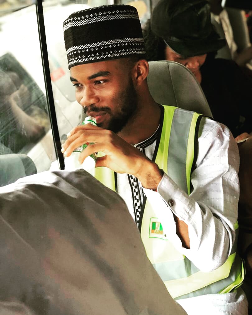 Joshibirogba's tweet image. With #NextLevelConfirmed I can't wait to up my savings game with @cowrywise, time to move my savings to the Next Level too😂😂✌✌