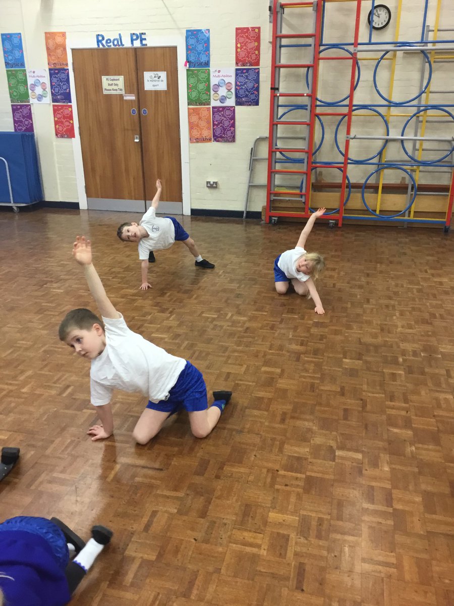 stthomas_cofe's tweet photo. Reception have been holding static balances in PE this morning #activemornings #motorskilldevelopment #realpe https://t.co/rJOAjG3CvX