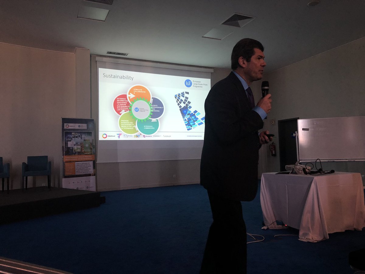 CreateIoT_eu's tweet photo. Ovidiu Vermesan @SINTEF presenting the @IoT_euLSP #IotLSP different programmes, and how a CSA as #CreateIoT is supporting them in different areas as standardisation, business models, legal aspects ...
@U4IoT @SyncCityIoT @MonicaProject @MonicaProject @IoF2020 @AUTOPILOT_EU https://t.co/sMsvCLy5Yr