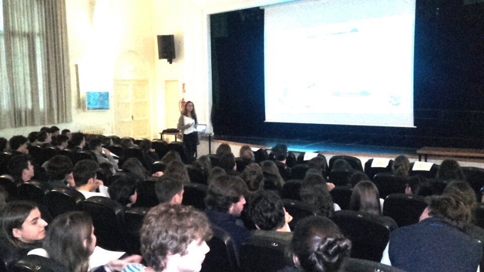 cscchamartin's tweet photo. ¿Cómo decidir lo que estudiar?Jornada de Orientación Universitaria en Bachillerato con Cristina López de @La_UPM https://t.co/qObNkui1kT
