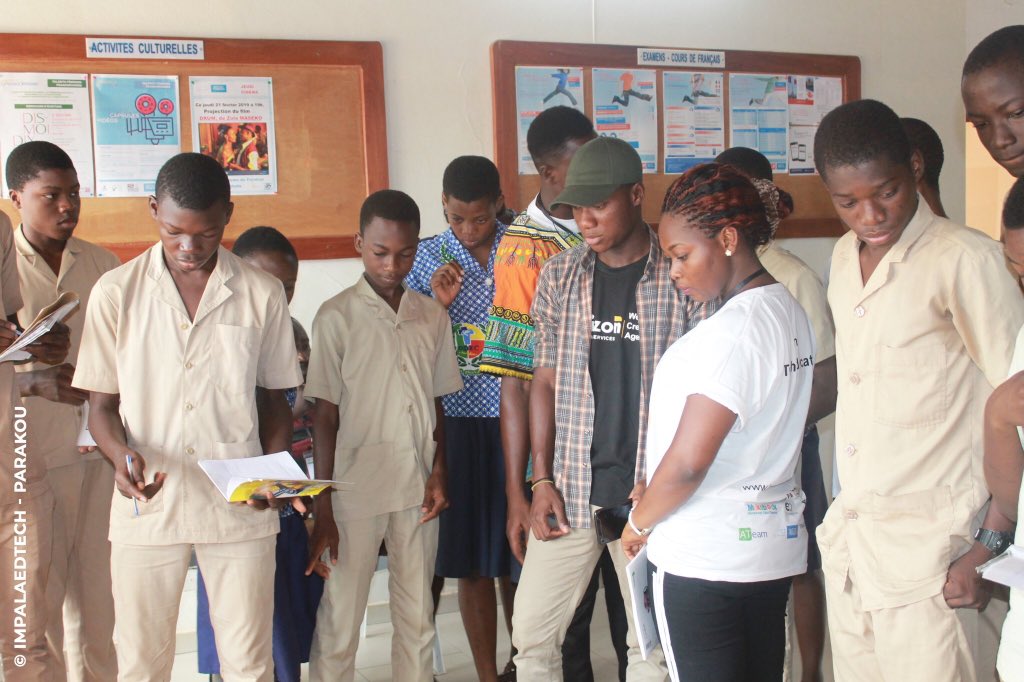 ImpalaEdTech's tweet image. 4è jour #ImpalaEdTech #Parakou : ce matin, il est question d&apos;écrire un #code qui va permettre au #mBot de sortir d&apos;un #labyrinthe.

#EdTech #DigitalSkills #BeninNumerique #wasexo #sdg4 #sdg5 #Tech4Dev #DigitalLiteracy #21centuryskills