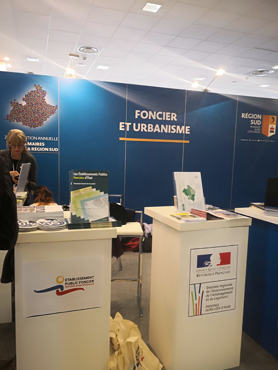 EPFPACA's tweet photo. Présence de l'EPF Provence-Alpes-Côte d'Azur à la Convention annuelle des Maires de la Région Sud   @MaRegionSud @NicolasIsnard #fonciereturbanisme #conventiondesmaires https://t.co/oUJ3HEclKp