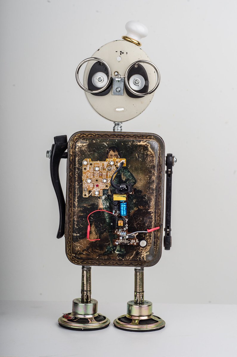 Tin_Folk's tweet photo. Good morning ! Excited to share our latest TinFolk member Marshall Mello ! Now available in our #etsy shop: https://t.co/epjtEm1XwP #art #sculpture #foundobjectrobot #handmadehour #upcycledhour https://t.co/eXmZZEfmRQ