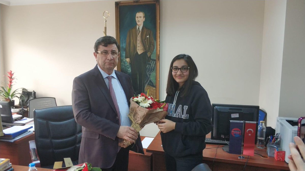 SisliABproje's tweet photo. İstanbul İl Millî Eğitim Müdürlüğü tarafından yürütülen Öğrenci Liderlerimiz Şehrimizin Öncüleriyle Buluşuyor Projesi kapsamında okul müdürleri ve öğrenci liderleri Şişli Kaymakamımız Ali Fuat TÜRKEL’i ziyaret etti. https://t.co/HVh9FKptIQ https://t.co/6Ejkh5w6iU