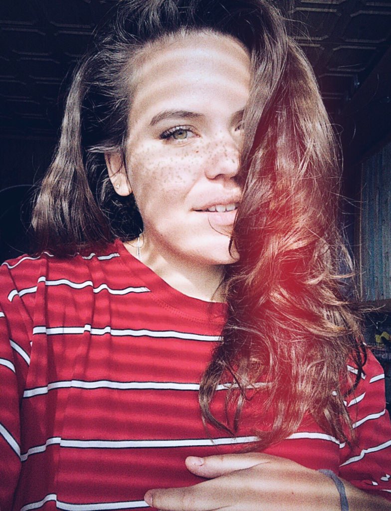 pretty_anie's tweet photo. Всегда хотела себе веснушки🙈☀️ https://t.co/IjV3vHq4Qf