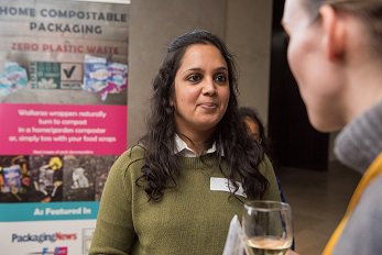 enspireoxford's tweet image. #TBT #StartedinOxford Our bronze medallist&apos;s @hellowallaroo showcasing their nutritious #fairtrade single fruit snacks packaged in #plasticfree  #homecompostablepacks