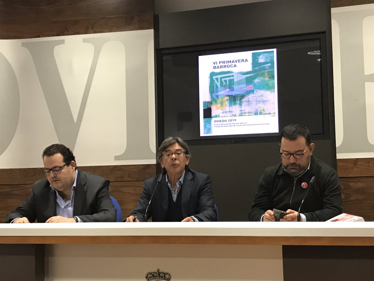 RamonSobrino1's tweet photo. En @aytoviedo @culturaoviedo presentación VI Primavera Barroca #PacoLorenzo @CosmeMarina @Rivi_IU @cndm_inaem y recuerdo a @amoral07 @uniovi_info @fyluniovi @CONSMUPA https://t.co/7MijHpaofY