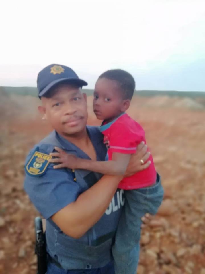 _ArriveAlive's tweet photo. Missing children found https://t.co/dzSxdS9tca #ArriveAlive #MissingChildrenFound @SAPoliceService https://t.co/7CNeAah35v