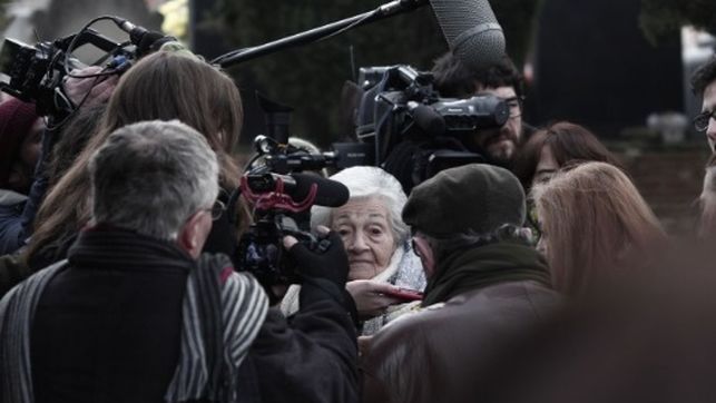 adrianfauro's tweet image. 'El silencio de otros' tendría que ser de visionado obligado en colegios e institutos. Sales de la sala derrotado, frustrado y, a la vez, con ganas de volver a verlo.