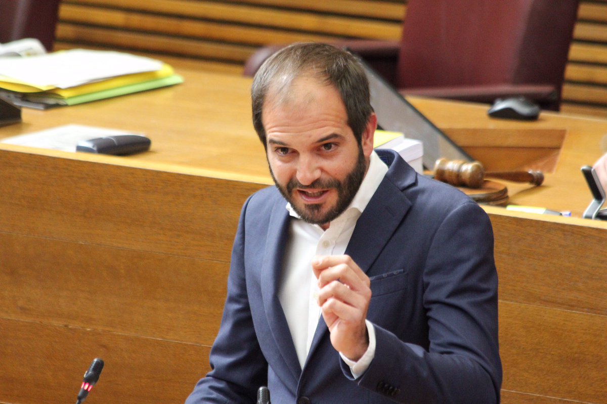satoridircom's tweet photo. El diputado #agermanat @davdemi hoy en @cortsval: la defensa del autogobierno valenciano debe ser algo transversal que supere siglas y partidos. Que ese deseo culmine esta legislatura que hoy acaba y con el cual he guiado mi actividad parlamentaria #PleCorts #AlaFaena https://t.co/5oDzfRo8Vu