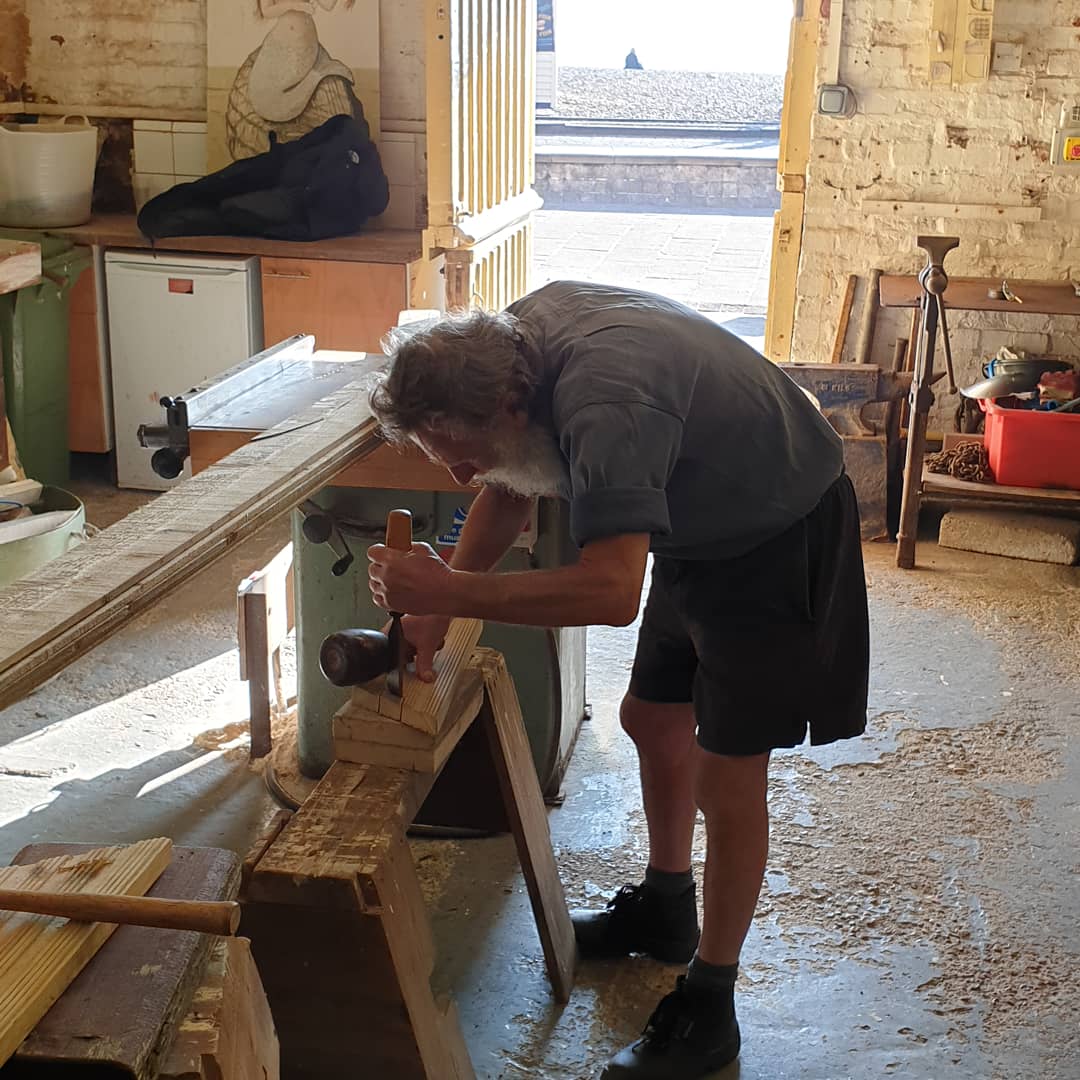 Heres John, one of our volunteers hard at work on the maintenance of the Skylark boat outside the #BrightonFishingMuseum

#workinghard #museum #fishingquarter #Brighton