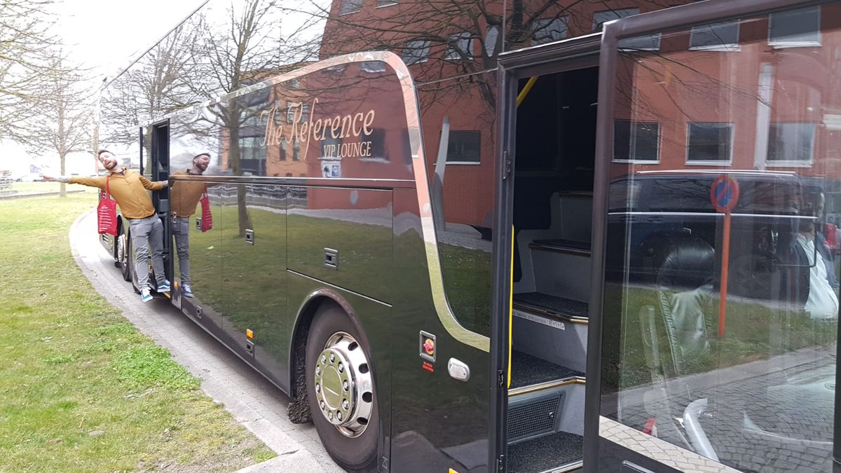 combell's tweet photo. De @Safeshops_be bus tour is vertrokken! 🇫🇷 👋 https://t.co/BslOeGT7jq
