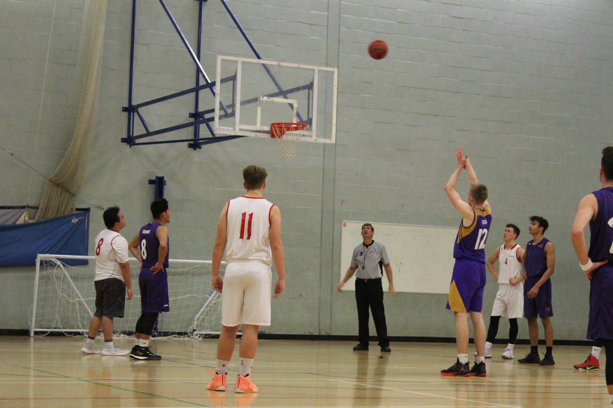 qmcsportpe's tweet photo. Game day!
@qmcollege vs @PortsmouthColl
Tip: 4:30pm
Come along and support the team who look to go 7-0 in the league. Best of luck to the team. #thisQmcan https://t.co/8fpIn7BdVB